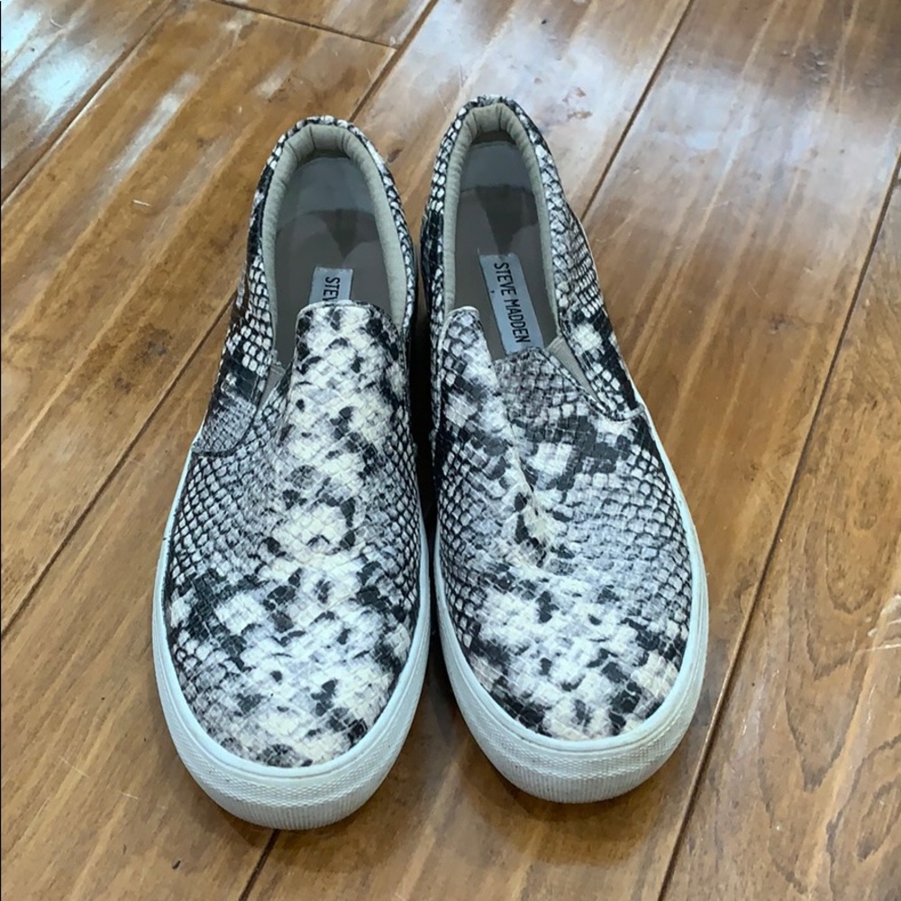 Steve Madden Snake Print Shoes Gem